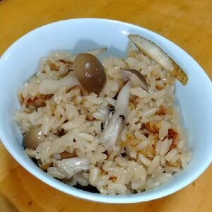 ちょっと手をかけて☆キノコとごぼうの炊き込みご飯